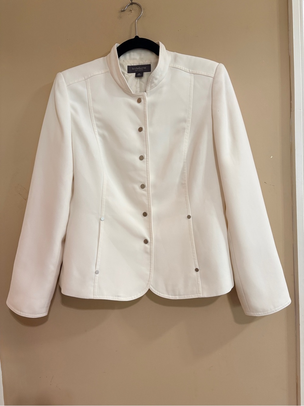Liz Claiborne Off-White with Silver-Tone Snap Front Structured Jacket 8P